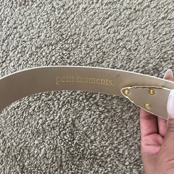 Petit moments modern rodeo belt in white - Picture 5 of 7